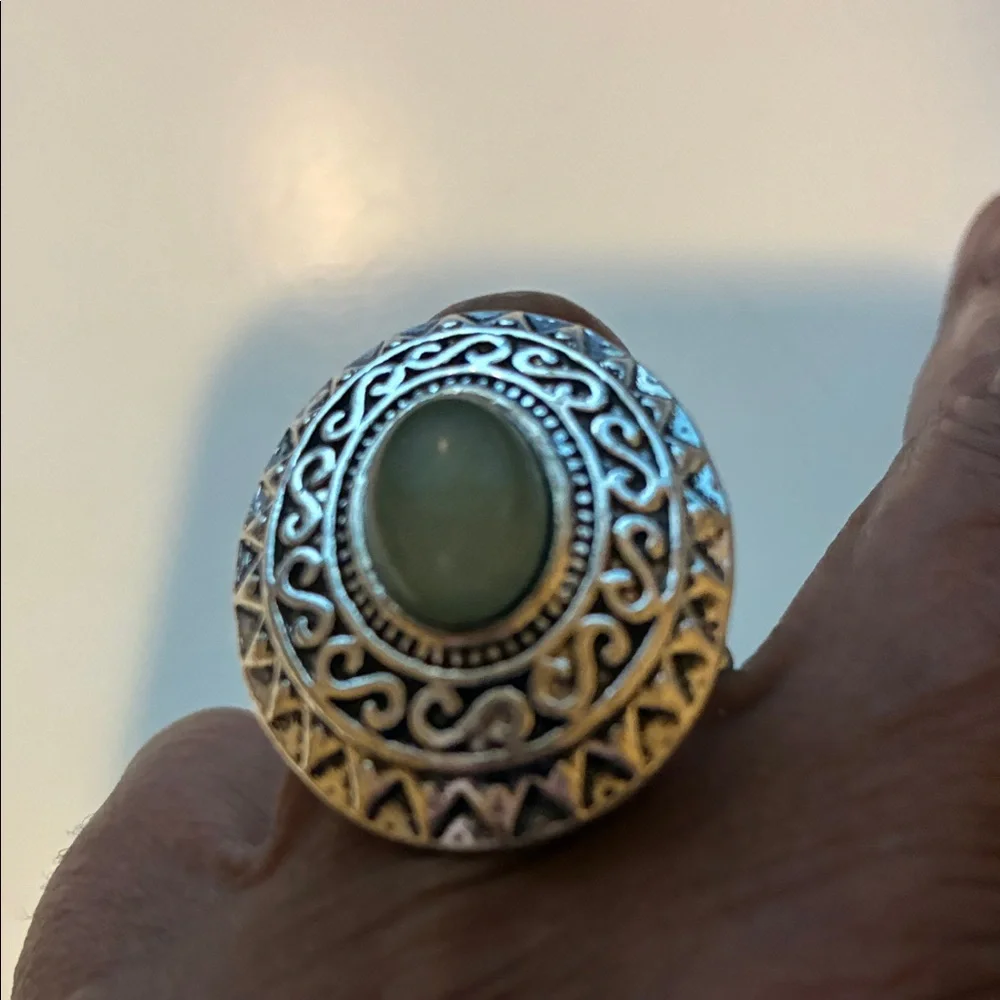 Elegant Silver and Green Statement Ring